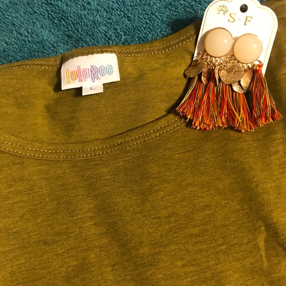 NTW LULAROE GIGI TOP - Picture 3 of 3